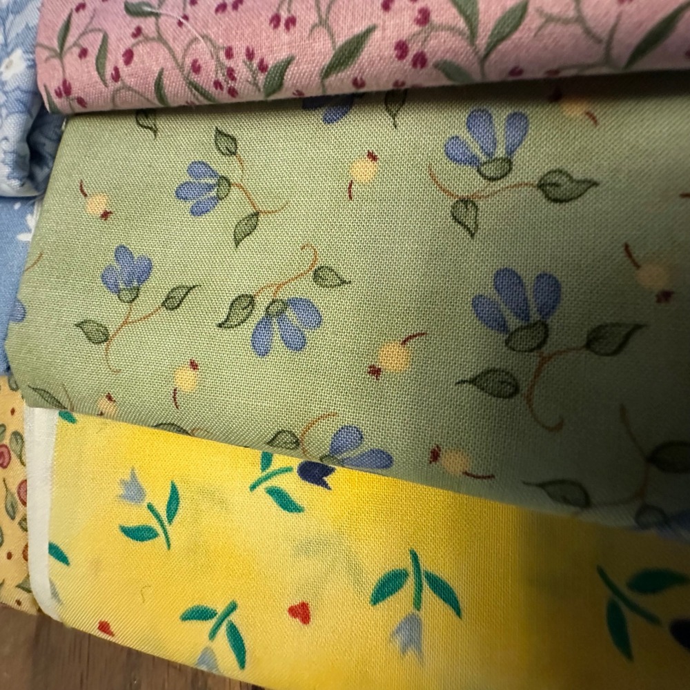 Northcott Pocketful of Posies Floral Cotton Fabric Fat Quarter Bundle 6pc Set - Picture 5 of 12